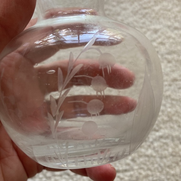 Thin European crystal small bud vase etched lily of valley - Picture 2 of 6